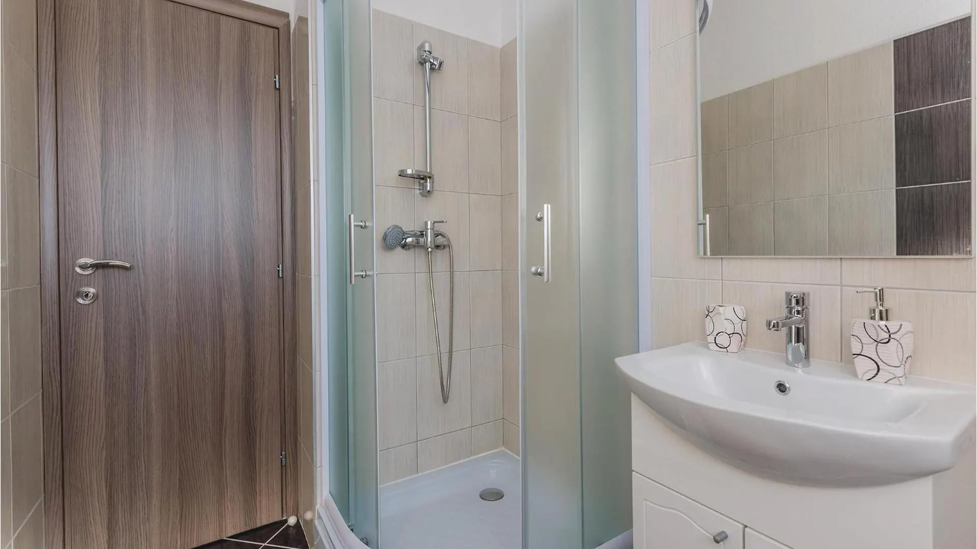 Amazing Apartment In Saldun With Wifi 0*, Trogir Kroatien
